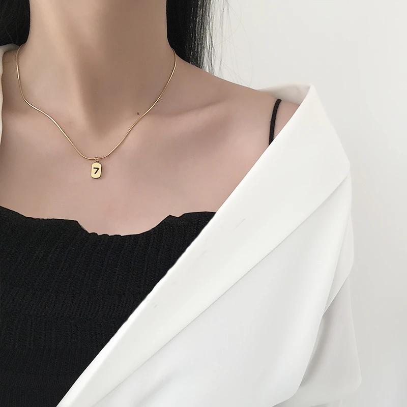 Lucky Number 7 Necklace Titanium Steel Gold Choker Clavicle Chain Pendant Necklaces Personalized Ornaments Chain Necklaces Chokers for Girls