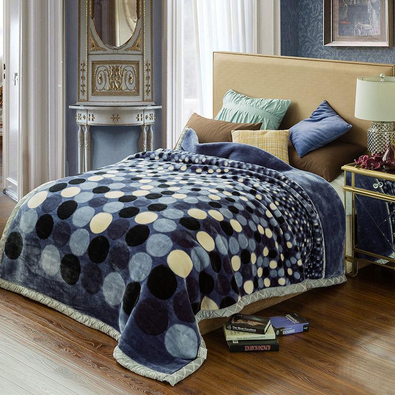 Coral Fleece Blankets for Beds Autumn and Winter Blankets Thick Breathable Warmth Double Blankets Household Items Square Simple Blankets