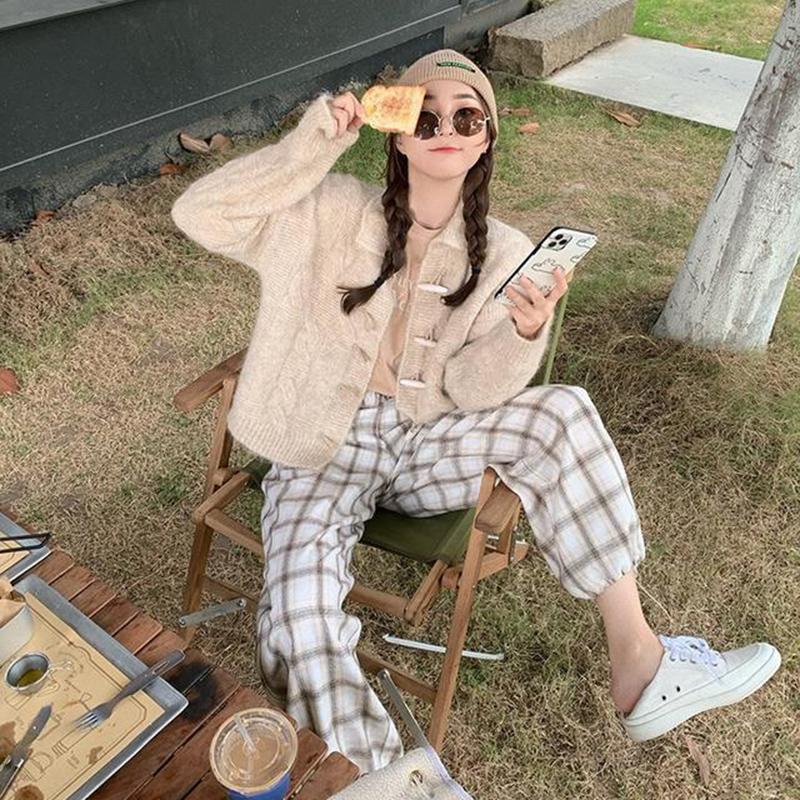 Autumn  Winter College Style Horn Button Knitted Cardigan Jacket Women Casual Fashion Loose Long-sleeved Simple Top