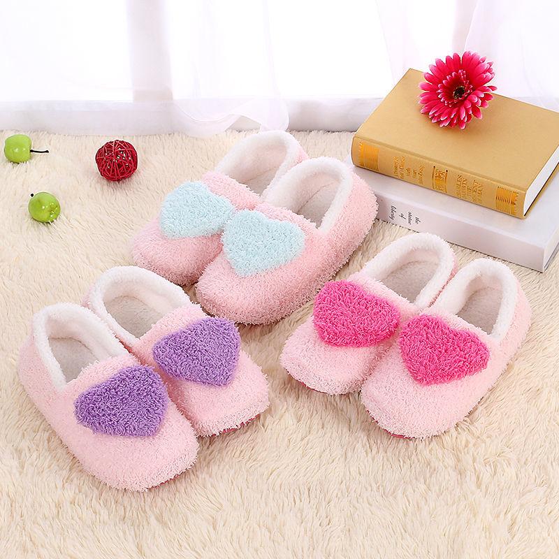 Plush Indoor Slippers Women Cotton Warm and Soft Home Shoes Winter Love Shape Cute Home Flip Flops