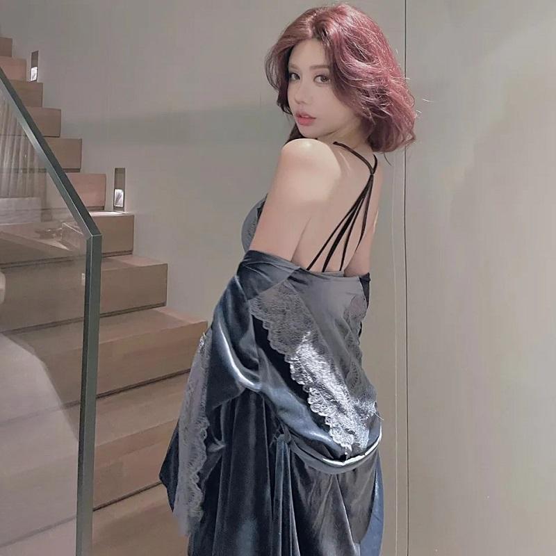 Women's Sexy Gold Velvet Pajamas Set Lace Hollow Sleeveless Suspender Nightgowns Chest Pad Nightdress Winter Sexy Two-piece Set Long Robes