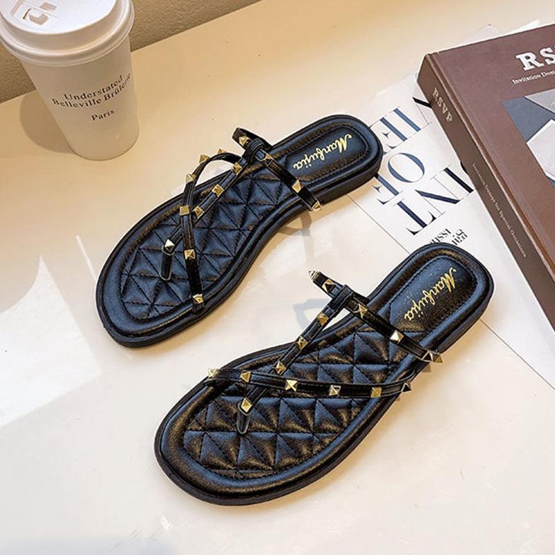 Fairy Style Flip Flops Rivet Sandals and Slippers for Women's Outer Wear New Year and Summer New Flat-bottomed Non-slip Beach Slippers