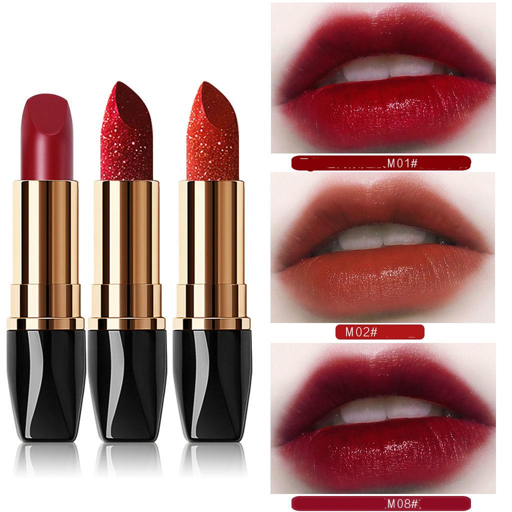 Cherry cow blood red lipstick does not fade, compact and portable moisturizer not easy to discolor