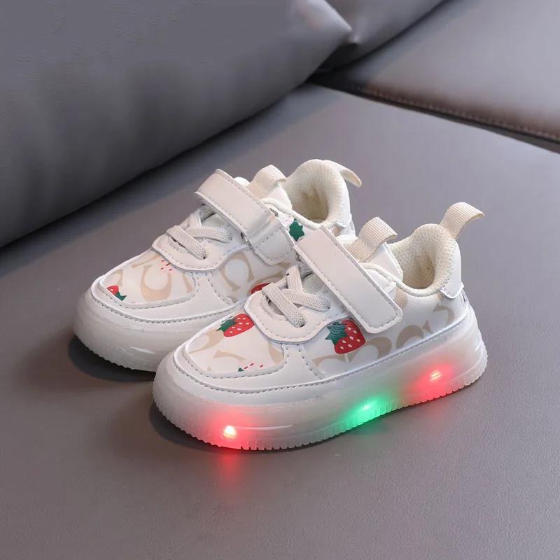 Girls' Plush Sneakers Light Up Children's Leisure Board Shoes with Lights In Autumn and Winter