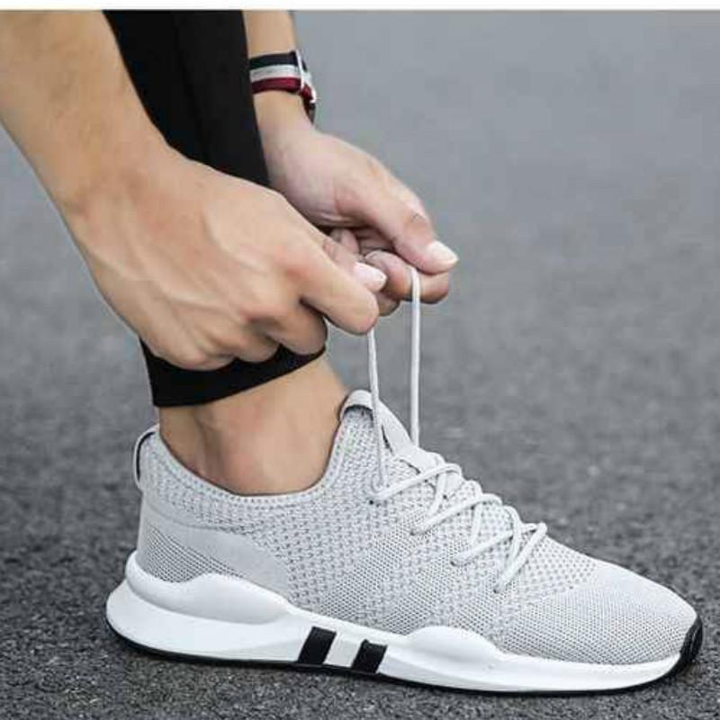 Men Casual Shoes Light Breathable Mesh Shoes Men Sneakers Lace Up Gray White Black Red Male Shoes