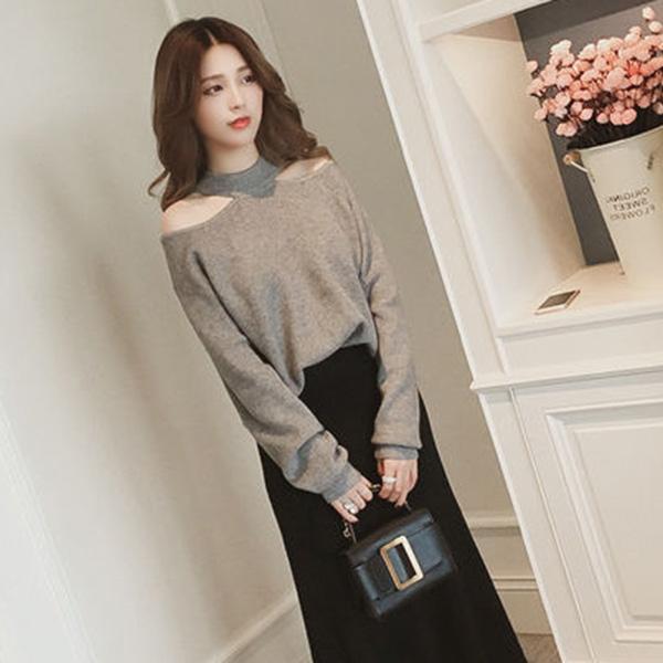 Off-shoulder Hanging Neck Solid Color Knit Sweater Pullover Casual Fall/winter Sweater Women's Long-sleeved Top with Careful Design