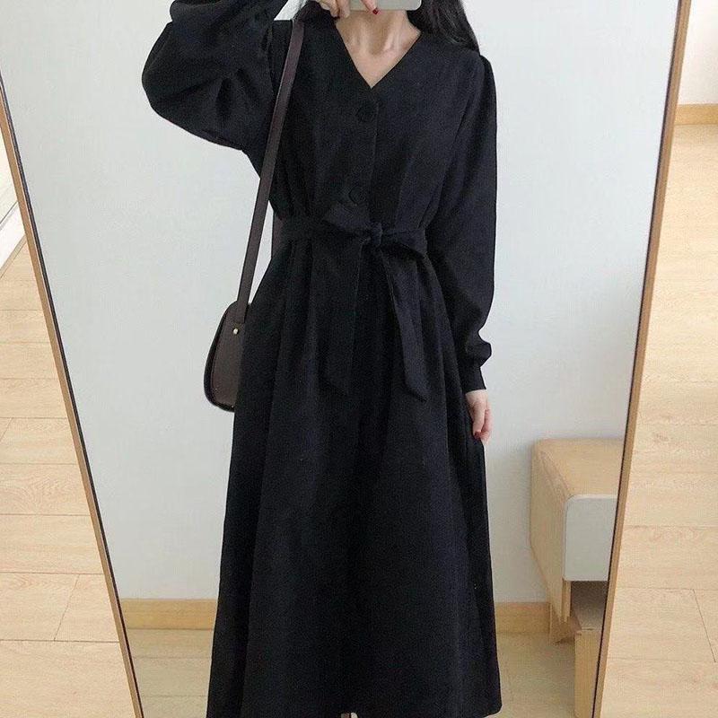 Black Corduroy Dress Female Autumn Winter Retro Long-sleeved Long Section Knee-length Temperament V-neck Black Dress
