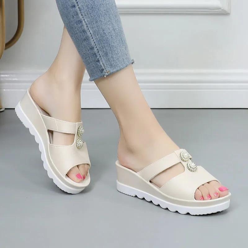 Heightening Slippers Women's Summer Thick-soled High-heeled Sandals Outdoor Wear Non-slip Platform Shoes Sandals Rhinestone Stitching Slippers