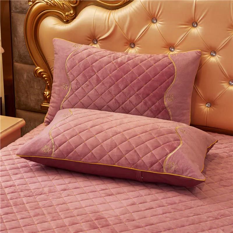High-grade Embroidered Solid Color Pillowcases A Pair of Diamond Embossed Pillowcases 48*74cm