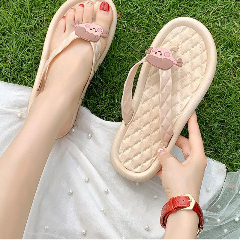 Flip-flops Female Cute Cartoon Girls Wear Non-slip Beach Beach Sandals Summer Sandals Outside Their Hearts