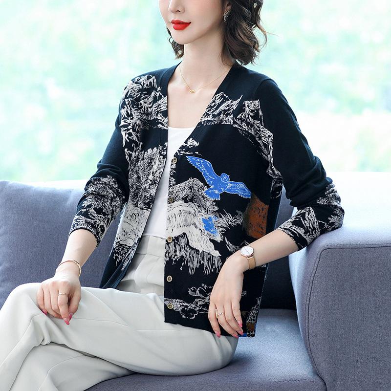 Winter Women's Printed Cardigan V-neck Casual Plus Size Sweater Coat Warm and Fashionable Knitted Cardigan
