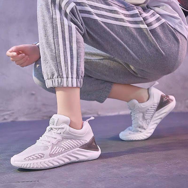 Women Sport Shoes Lace-Up Rubber Mesh Round Cross Straps Flat Sneakers Running Shoes Casual Shoes