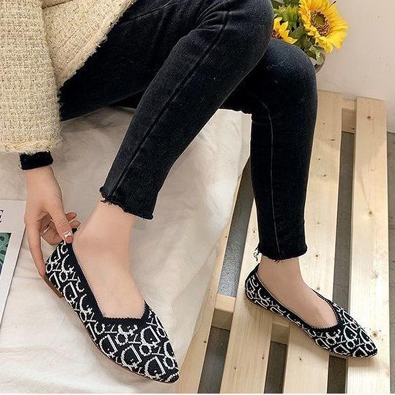 Casual Lazy Beanie Shoes Women's All-match Breathable Flying Woven Flat-bottomed Mother's Shoes Single Shoes