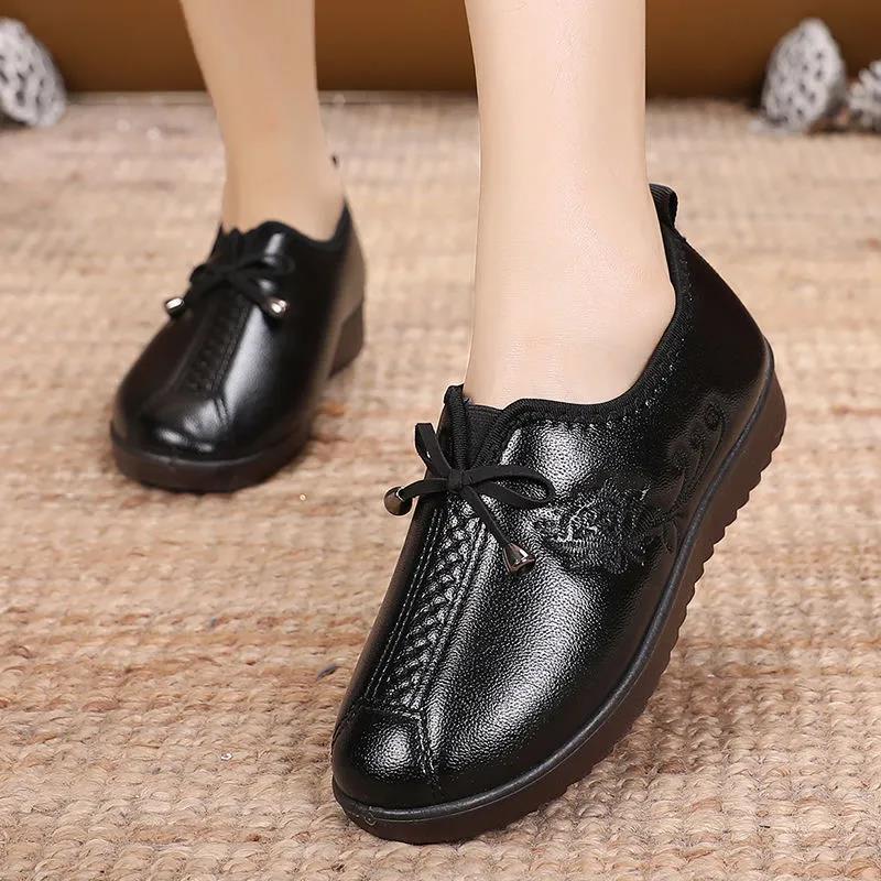 Winter Warm and Non-slip Comfortable Leather Cotton Shoes Soft Bottom and Velvet Anti-horizontal Shoes