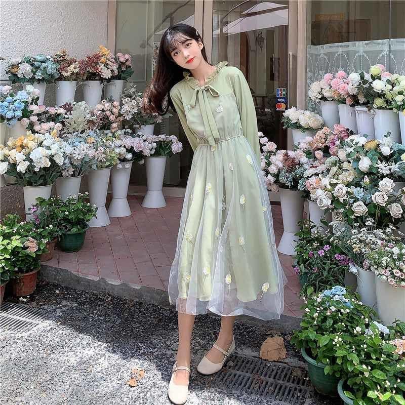 Sen-line Mesh Stitching Dress with Waist Gentle Wind Long-sleeved First Love Dress Gentle and Lovely Temperament Elegant Lace Embroidery