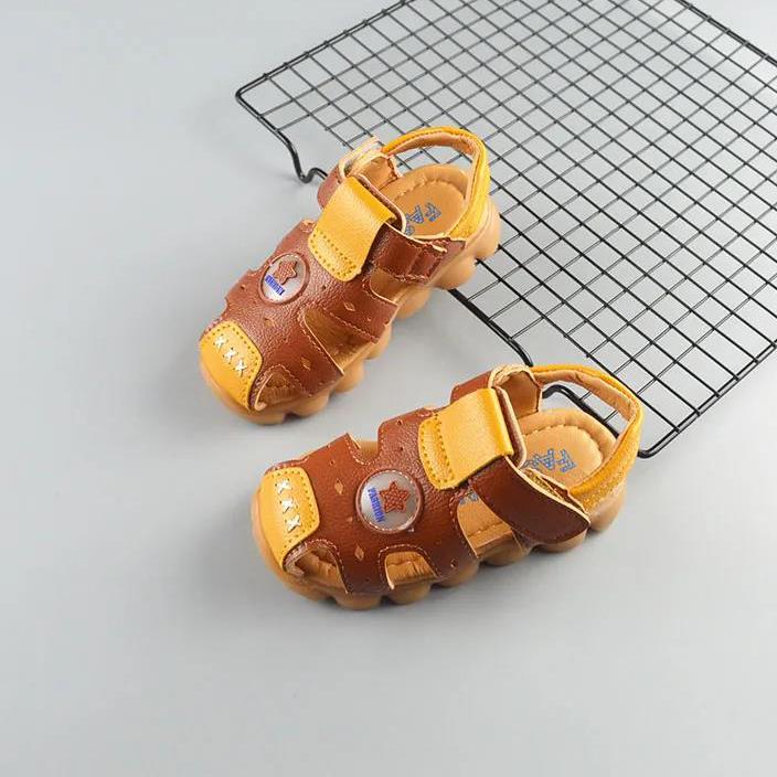 Children's Summer Sandals Soft Soled Boys' Cartoon Cool Shoes Children's Antiskid and Kickproof Flat Sandals
