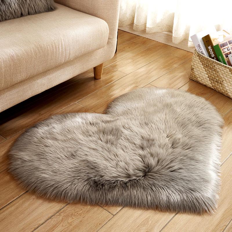 Love Heart Shape Fur Rugs Artificial Wool Sheepskin Baby Room Bedroom Soft Area Mat Long Hairy Rug Blue White Pink Shaggy Carpet