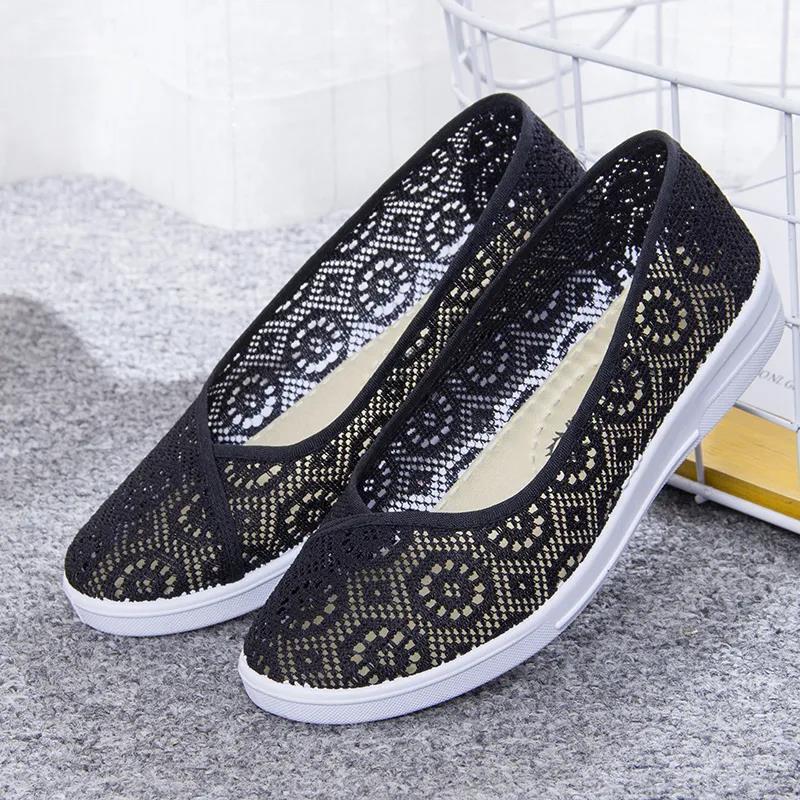 Solid Color Cloth Shoes Women's Mesh Shoes Soft Bottom Breathable Mother Shoes Slip-on Flat Hollow Sandals Women's Moccasin Shoes Work Shoes