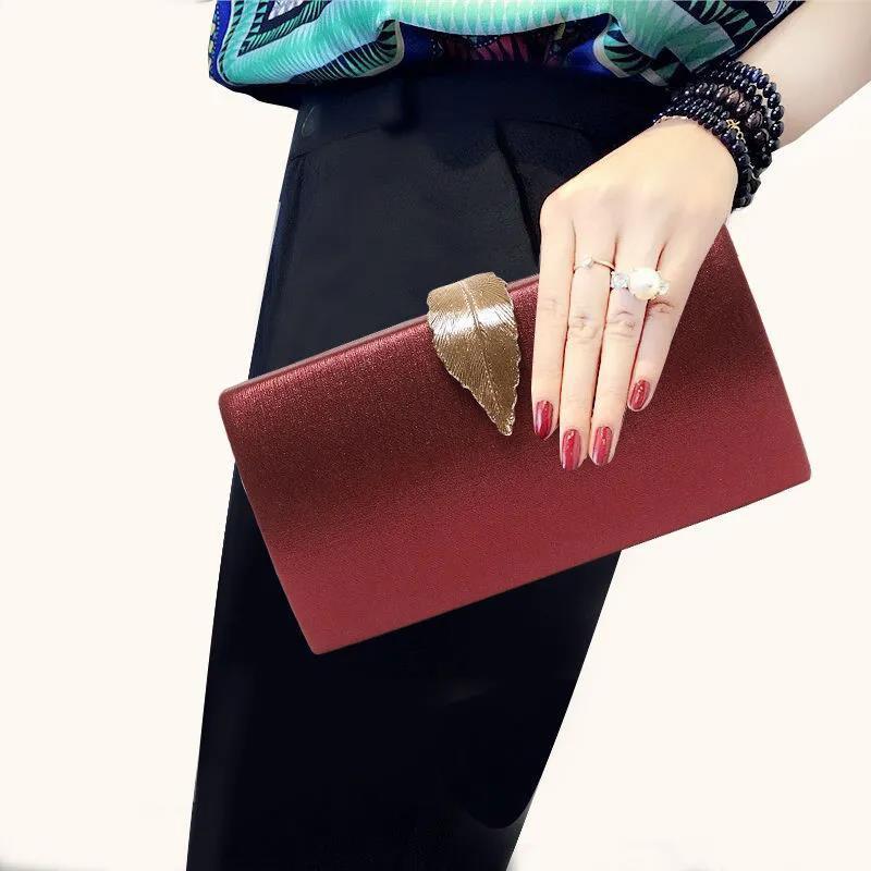 Elegance Luxury Women's Clutch Bag Chain Shoulder Bag Ladies Smooth Leather Wedding Evening Banquet Bridal Rhinestones Clutch Purse