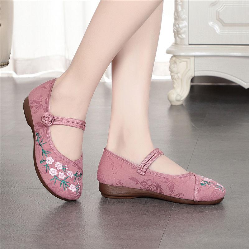 Old Beijing Cloth Shoes Women's Embroidered Shoes Women's Ancient Style Shallow Mouth Soft Sole Comfortable Round Head Ethnic Style Mother's Shoes