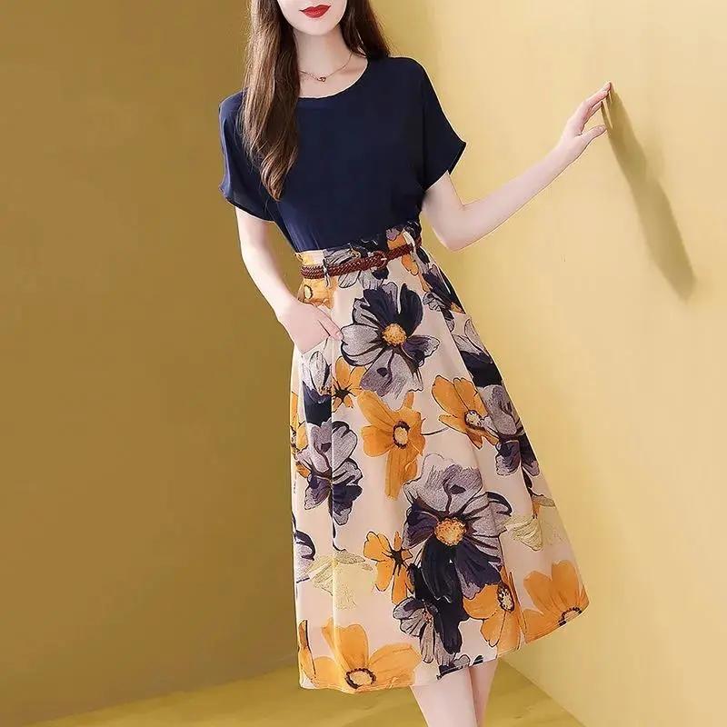 Round Neck Short-sleeved T-shirt Chiffon Floral Skirt Suit Summer Simple Two-piece Set Printed Skirt A-line Skirt Large Hem Solid Color Top with Belt