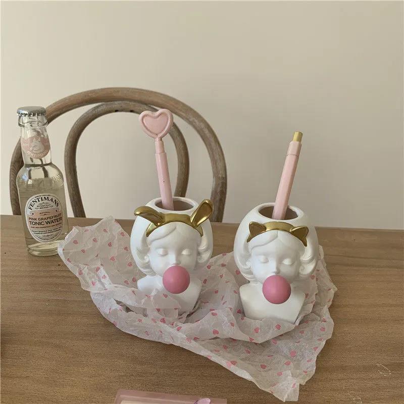 Ins Blowing Bubble Girl Pen Holder Student Girl Heart Desktop Sculpture Makeup Brush Storage Bucket Vase Ornament Decoration