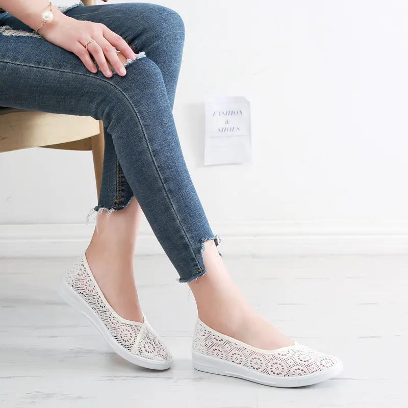 Solid Color Cloth Shoes Women's Mesh Shoes Soft Bottom Breathable Mother Shoes Slip-on Flat Hollow Sandals Women's Moccasin Shoes Work Shoes