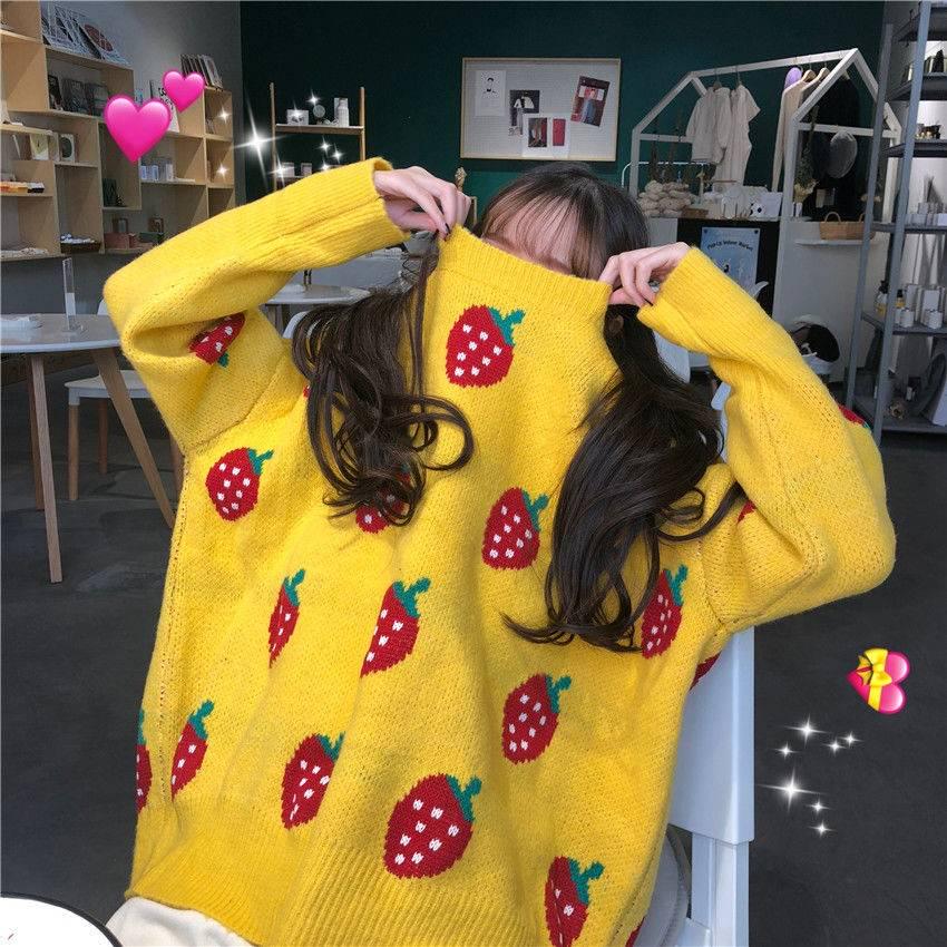 Women's Loose Sweet Cute Strawberry Pattern Sweater Round Neck Pullover Knitted Sweater