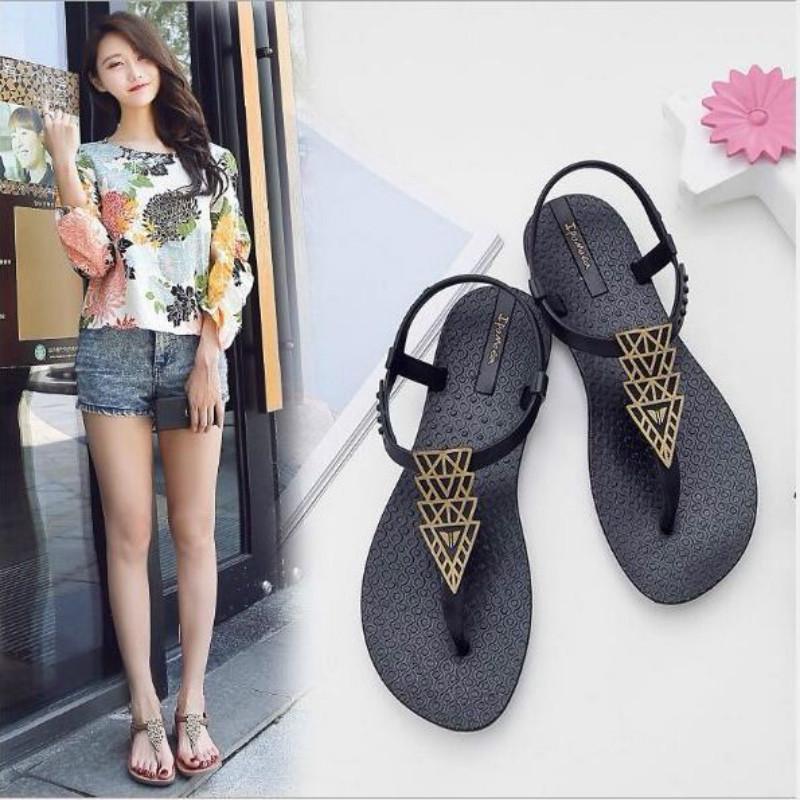 Sandals Women Xia Ping with 2020 Bohemian Ethnic Style Flat Bottom Wild Holiday Beach Sandals