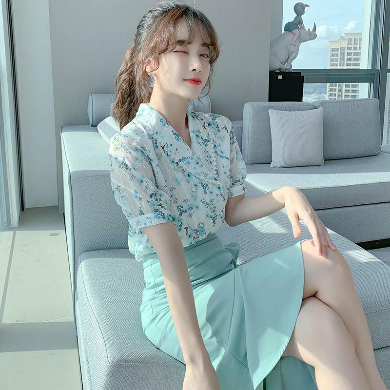 Chiffon Shirt Floral Short-sleeved Suit Female Sweet Temperament Thin Fishtail Skirt Two-piece Retro Style Skirt Chiffon Fishtail Skirt