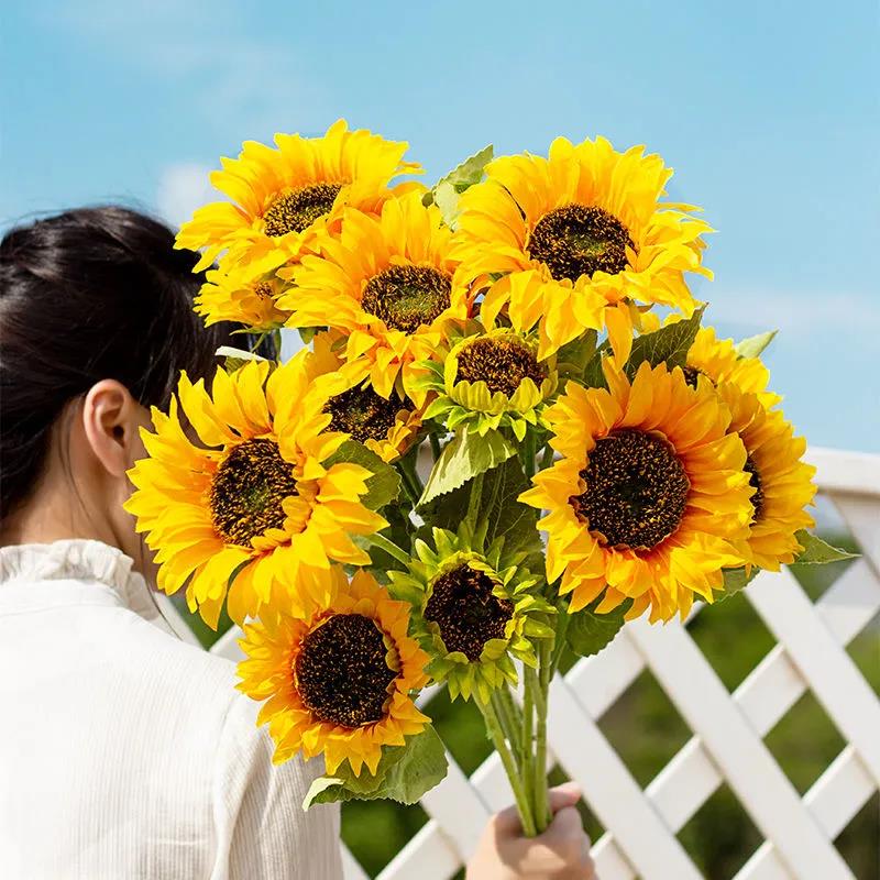 Sunflower Simulation Bouquet Decoration Dried Flowers Fake Flowers Picnic Plastic Flower Decoration Decoration Hand Holding Home Decoration