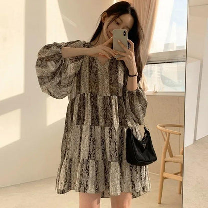 Spring Summer Korean Dress Women Retro Print V-neck Lantern Sleeves Loose Short Skirt Bohemian Dress Large Size