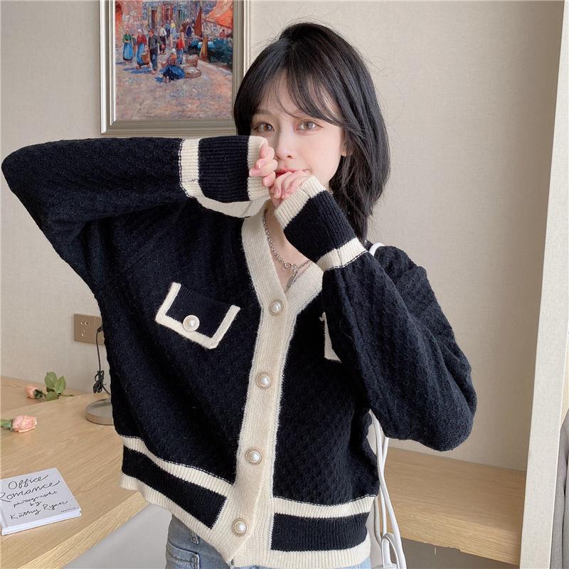 Short Women's Tops Lazy Japanese Ladies Xiaoxiangfeng Cardigans Outer Jackets Spring and Autumn Thin Knitted Jackets Black and White Stitching Colors
