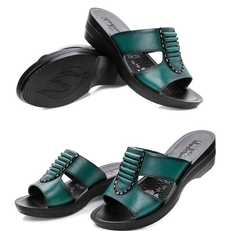 Mother Sandals Slippers Women's Leather Summer Outer Wear Middle-aged and Elderly Women's Sandals Soft Bottom Middle Heel Non-slip