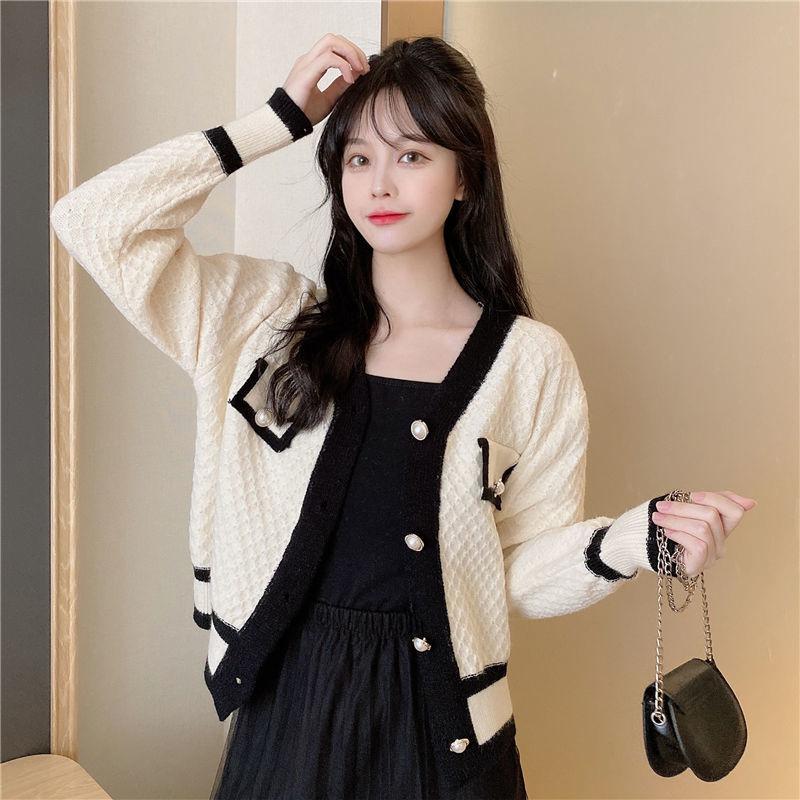 Short Women's Tops Lazy Japanese Ladies Xiaoxiangfeng Cardigans Outer Jackets Spring and Autumn Thin Knitted Jackets Black and White Stitching Colors