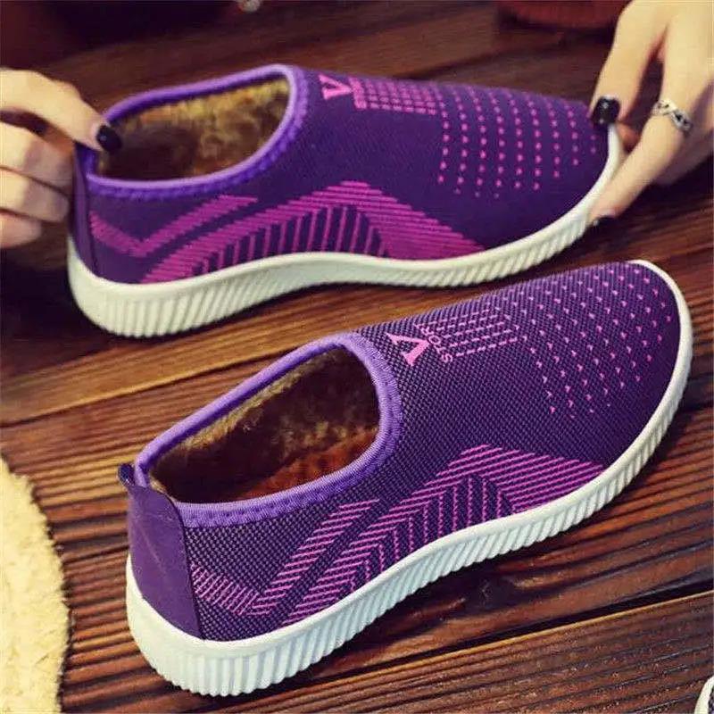 Women  Winter Velvet Cotton Shoes Non-slip Wear-resistant Sports Shoes Soft-soled Slip-on Cotton Boots