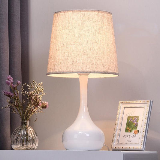 European Minimalist Creative Romantic Table Lamp Bedroom Lamp Bed Lamp Home Deco Night Lamp