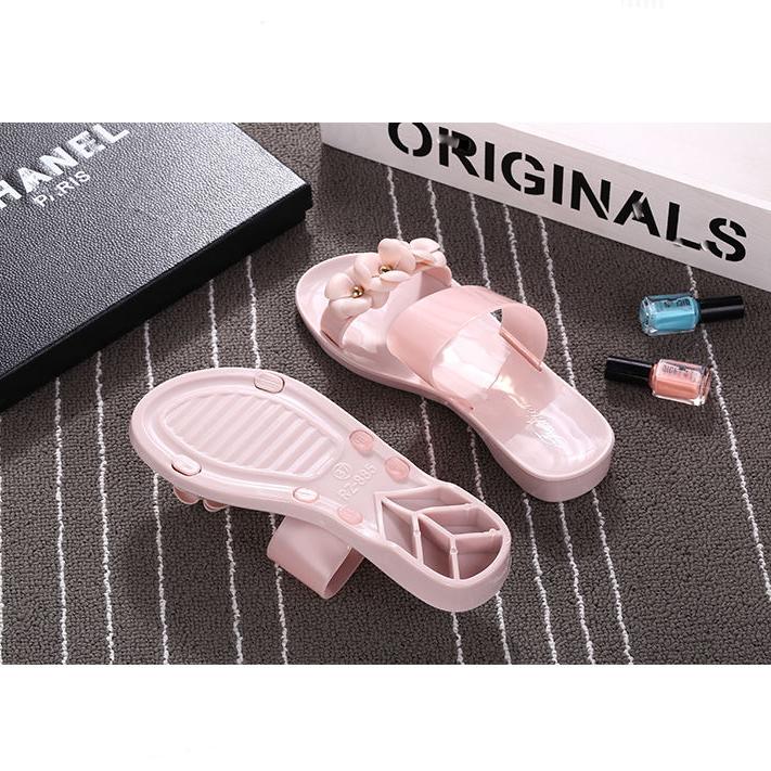 Women Summer Light Slippers Tasteless Antiskid Indoor Soft Sole Slippers Non Slip Flowers Decoration Casual Slippers