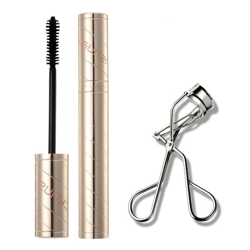 Waterproof mascara is thick, durable, waterproof, curled, non-caking, and not easy to bloom