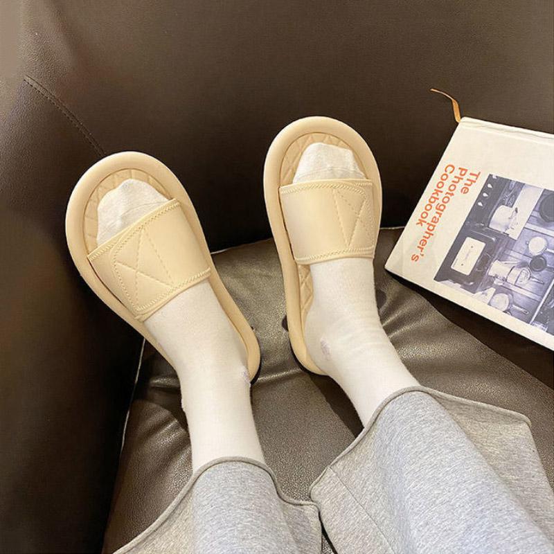 Slippers Women Summer Beach Sandals Household Indoor Silent Non-slip Bathroom Bathing Sandals and Slippers Women