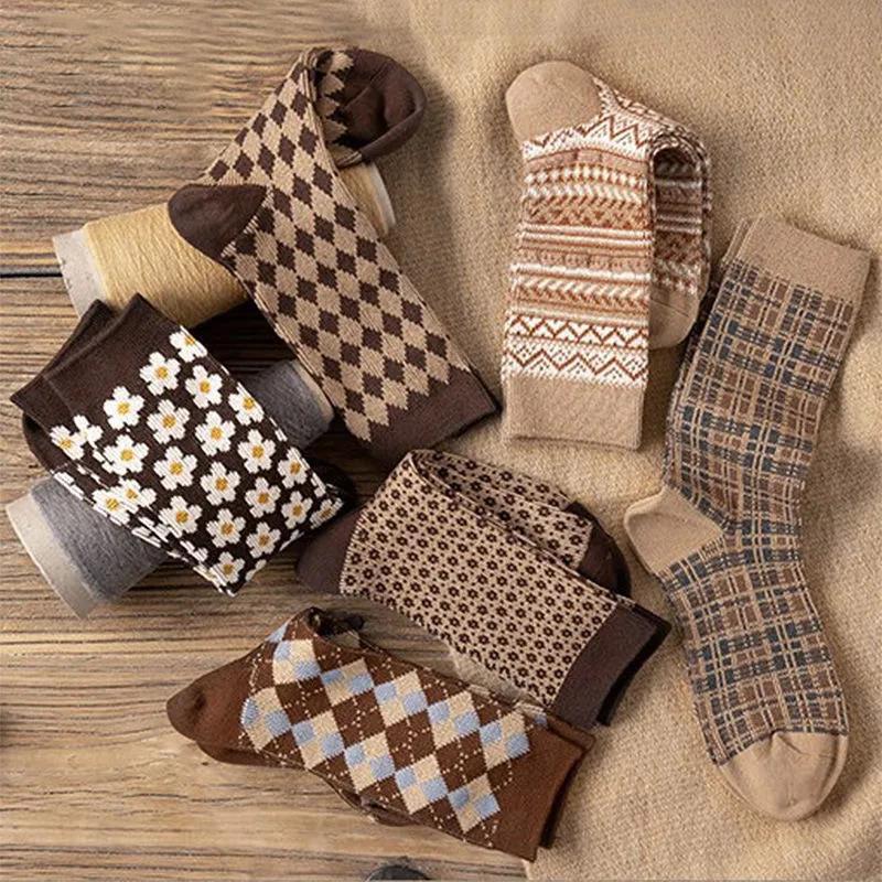 Two Pairs of Women's Socks Autumn and Winter Thickening Warmth Fashion Tube Socks Retro Printing Pile Socks