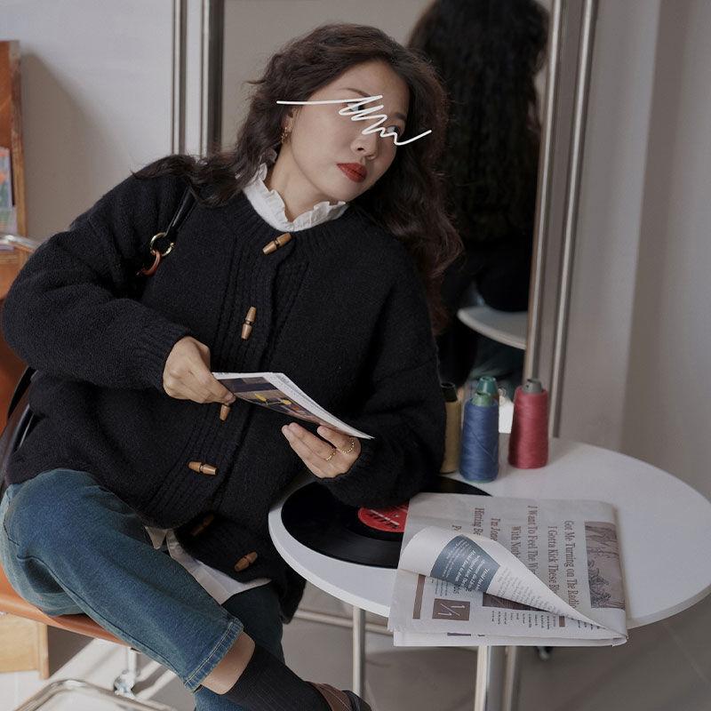Retro Red Horn Buckle New Autumn and Winter Sweater Women's Knitted Cardigan Jacket Women Loose Outer Wear Korean Version of All-match