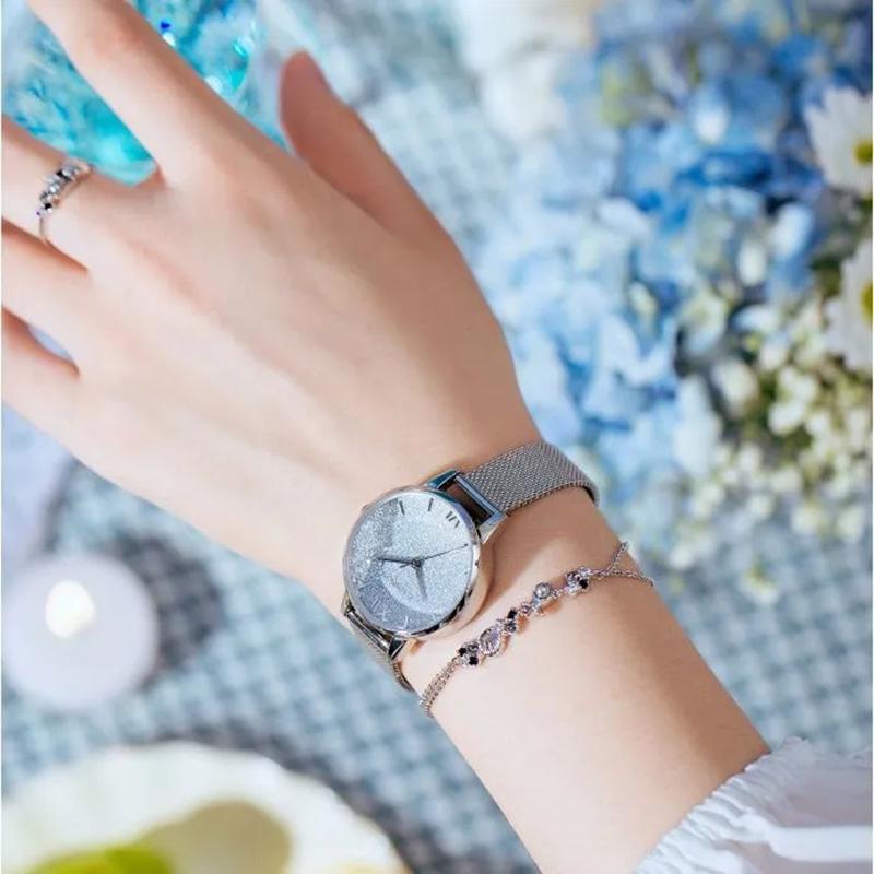 Women's Quicksand Starry Flash Diamond Quartz Watches Gradient Quartz Wrist Bracelet Watch Luxury French Niche Waterproof Watch