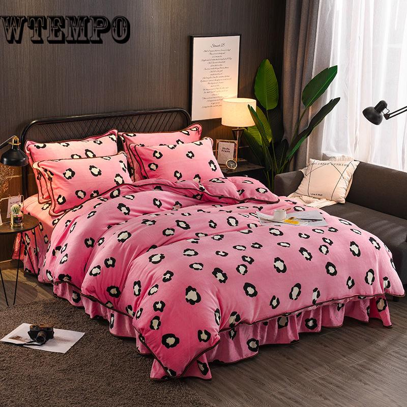 4PCS Set Winter Warm Bedding Article Embroidery Flannel Defence Static Electricity Quilt Cover Sofa Pillowcases