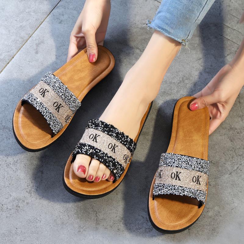 Slippers Female Xia Flat Bottom Fashion Wild Go Shopping Shopping Cool Travel Seaside Beach Sandals