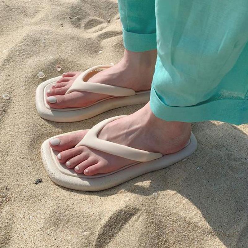 Flat Sandals and Slippers Women Summer Wear Korean Fashion Flip Flops Simple Flip-flop Beach Shoes