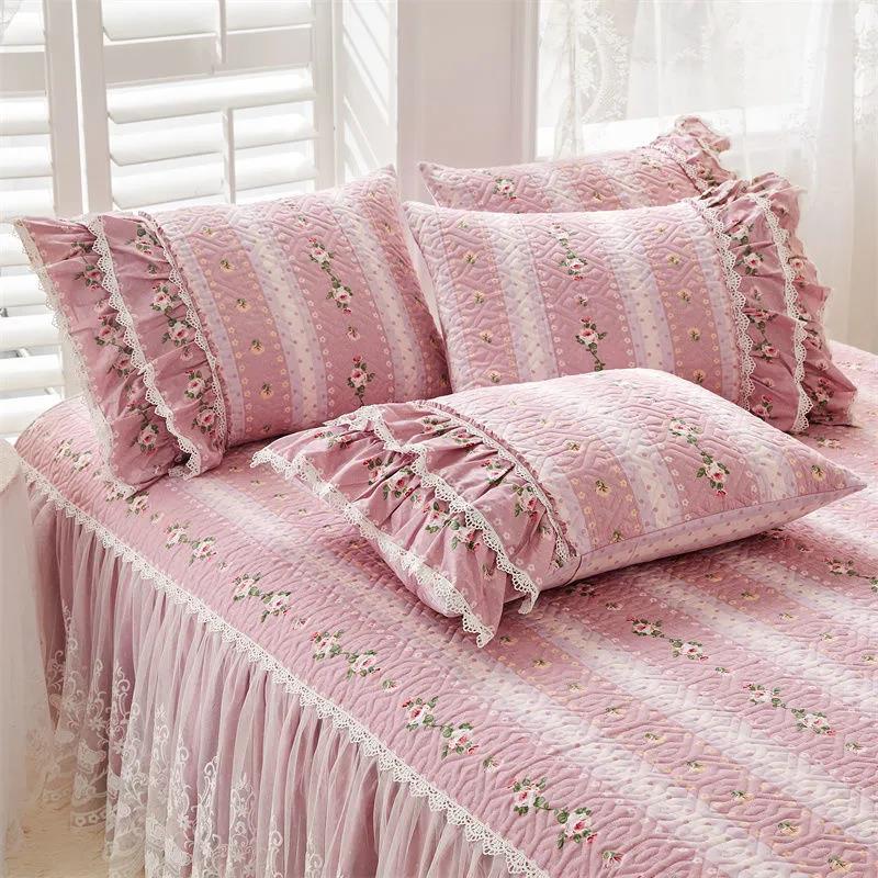 A Set of Cotton Printing Thickened Quilted Pillow Case Student Dormitory Single Lace Pillow Core Dust Cover