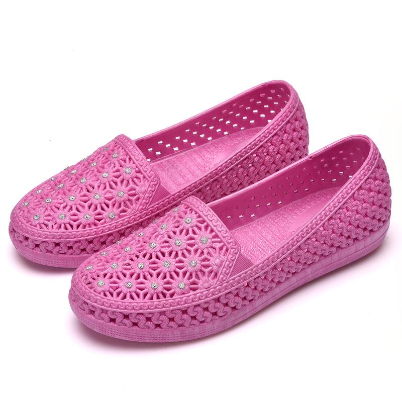 Pair of  Shoes Women Hollow Out Breathable Sandals Couples Hole Beach Shoes