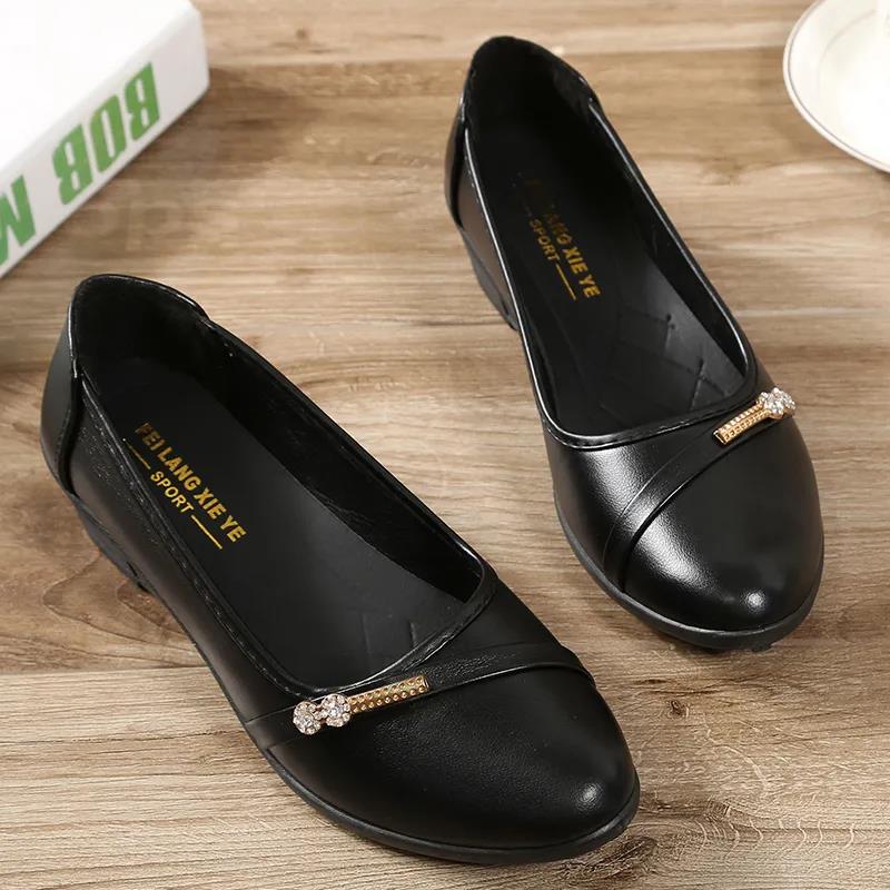 Spring and Autumn Mother's Shoes Soft Sole Comfortable Ladies Flat Pumps Mid Heel Comfortable Lightweight Black Leather Shoes