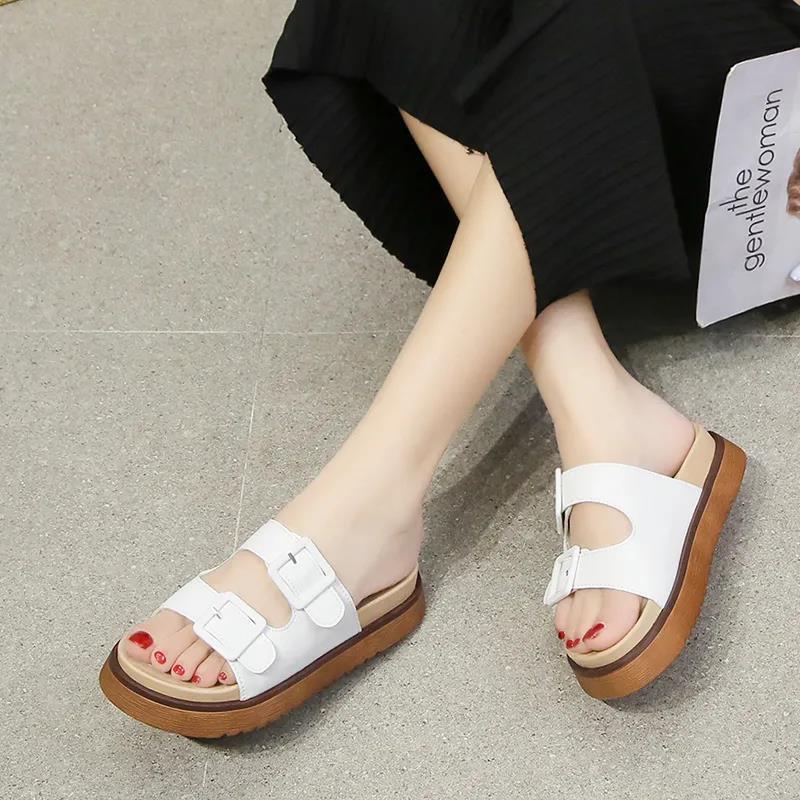 Slippers Women’s Summer Wear Fashion Casual Slippers Beach Flat Non-slip Soft-soled Slippers Lightweight Thick-soled